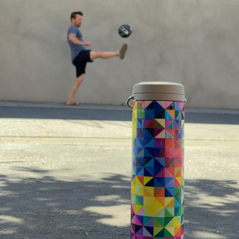 20oz-tkwide-with-twist-cap-mosaic-s7 20oz_tkwide_bottle_seasonal_mosaic_soccerball_player_square.jpg