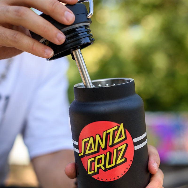 32oz-tkwide-with-twist-cap-santa-cruz-f4 32oz_tkwide_twist_water_bottle_santacruz_dot_lidoff_square.jpg