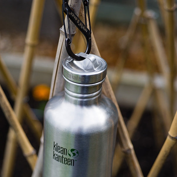 classic-steel-loop-cap-v8 40oz_bottle_steel_loop_cap_lifestyle.jpg