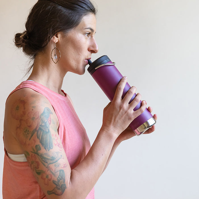tkwide-twist-cap-with-straw-kit-o1 K20TKWPT-PP-T-TWIST-straw_cap_drinking_yoga_lifestyle_64bb08ca-98d0-4e89-83fd-b166cda65ccd.jpg