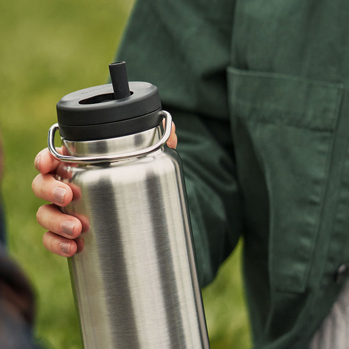 tkwide-twist-cap-with-straw-kit-o1 K32TKWSSL-BS-T-TWIST-32_oz_water_bottle_straw_cap_lifestyle_76e40be3-2488-47fa-afd0-c7d5ba075b15.jpg