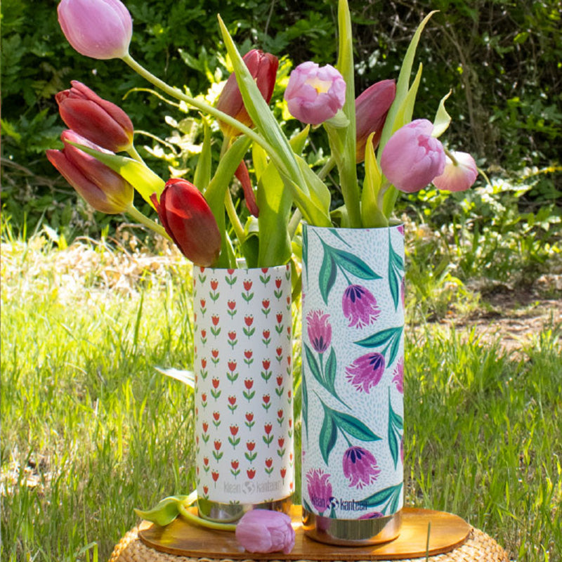 16oz-tkwide-with-cafe-red-tulips-z6 bottles_seasonal_spring_flowers_2_square.jpg