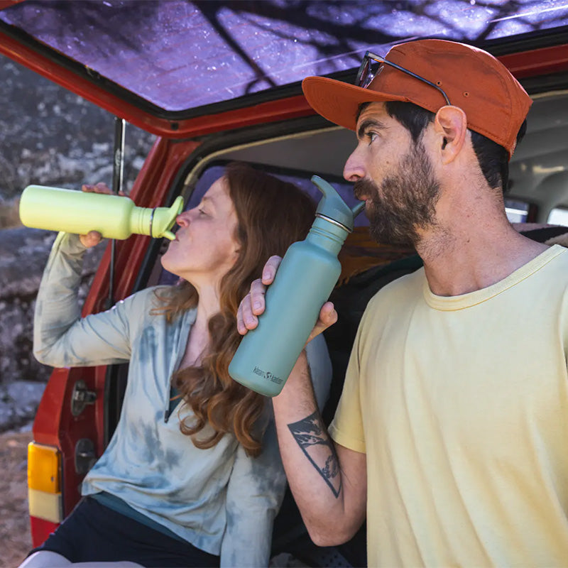 classic-flip-seal-sport-cap-no-straw-y4 classic_27oz_flip_seal_couple_tailgate_tip-sip_square.jpg